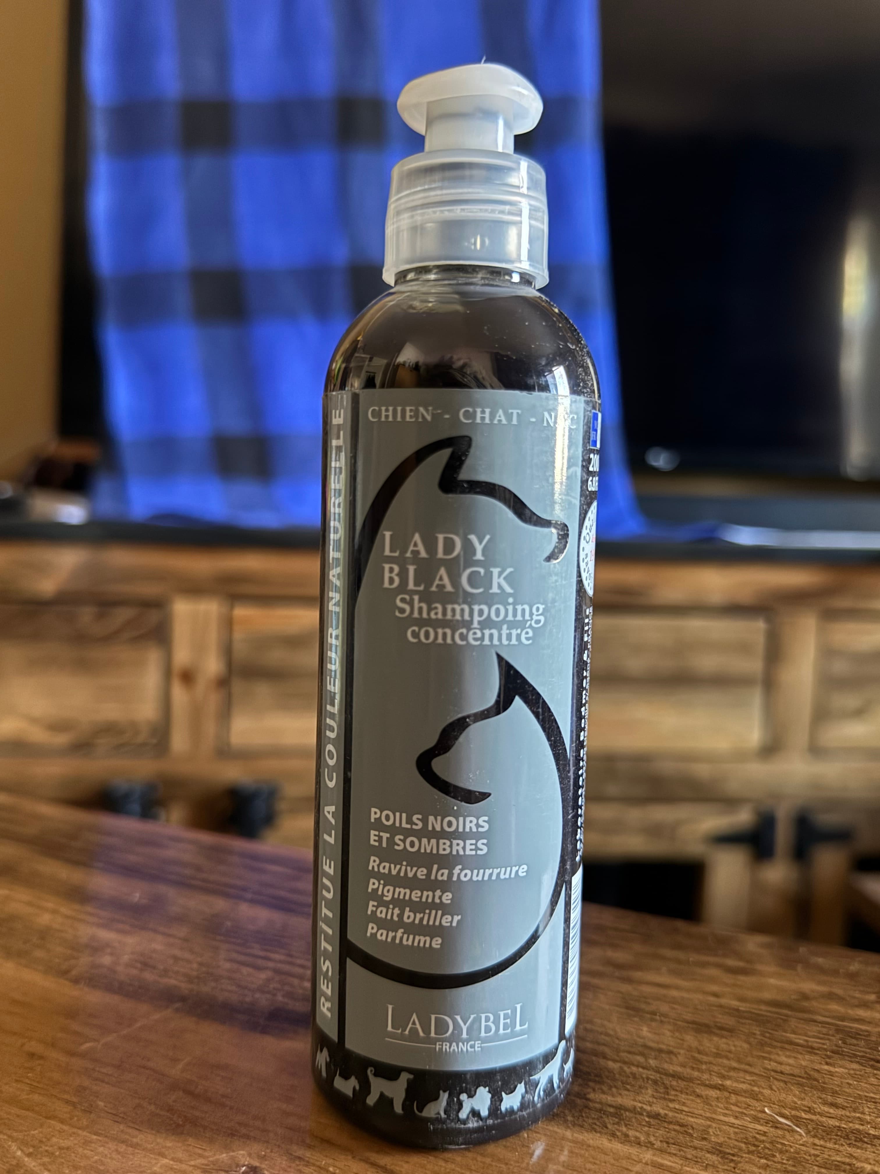 LADY BLACK Shampoing couleur 200ml
